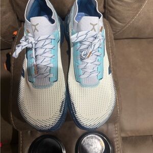 Men’s Athletic Running Shoes in White, Light Blue & Navy
